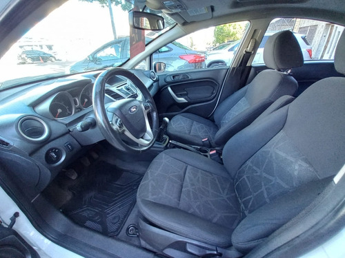 Imagen 9 de 14 de Ford Fiesta Kinectic