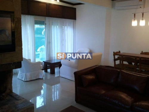 Imagen 2 de 17 de Casa Con Piscina Climatizada