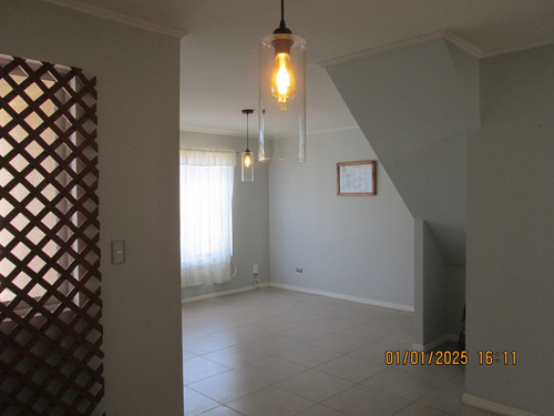 Vendo Casa Aislada A Minutos Del Centro De Limache.