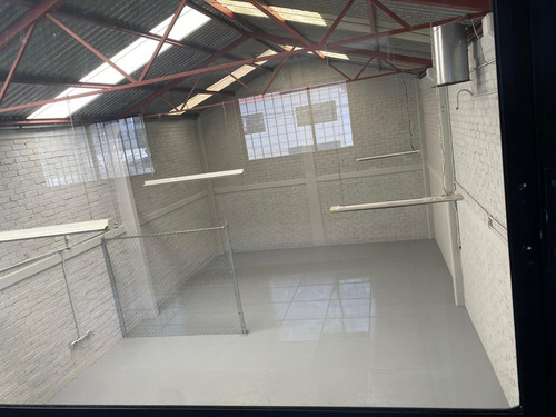 Imagen 9 de 11 de Bodega Comercial Céntrica Muy Cerca De Tec100