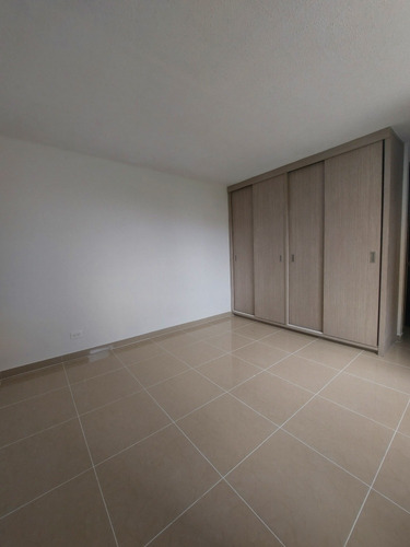 Imagen 8 de 14 de Venta De Apartamento Sector Loma De Los Bernal