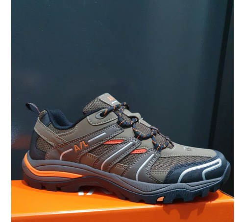 Zapatilla Ombu Aire Libre Everest Trekking Marron Talle 42