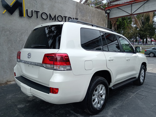 Toyota Land Cruiser 5.7 4x4 At