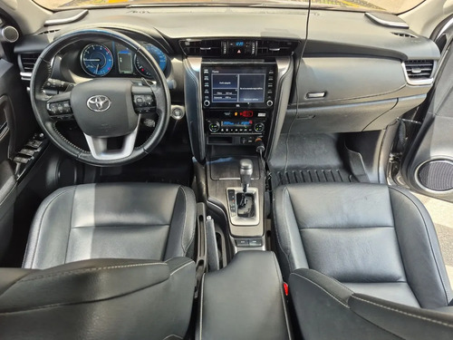 Toyota Fortuner   Srv At 2.4  4x2 Diesel 