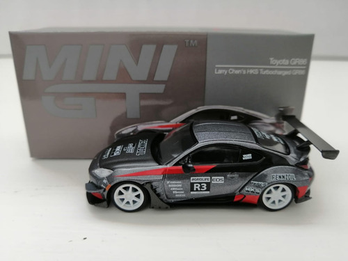 Mini Gt #820 Toyota Gr 86 Escala 1:64 Gris (Usado)