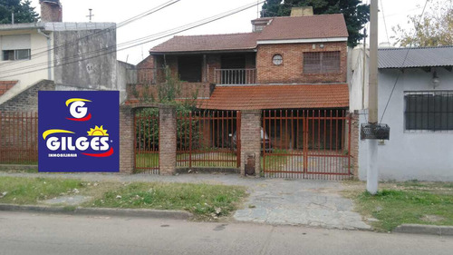 Casa 6 Amb. C/cochera Y Fdo. Libre - Ituzaingó