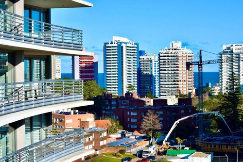 Imagen 20 de 24 de Apartamento 2 Dormitorios En Playa Mansa, Punta Del Este - Alexander Boulevard