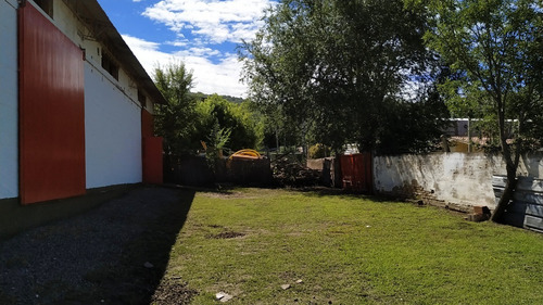 Imagen 9 de 15 de Galpón Con Oficina Sobre Carcano. Galpón En Venta. - 700 M². 250 M² Cub.