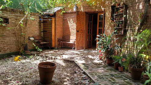 Chalet De Categoría En Muy Buena Ubicación