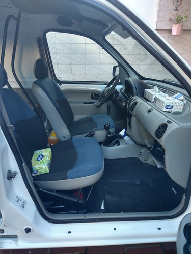 Imagen 9 de 14 de Renault Kangoo 1.6 2 Furgon Confort Aa Da Svt 1plc 2013