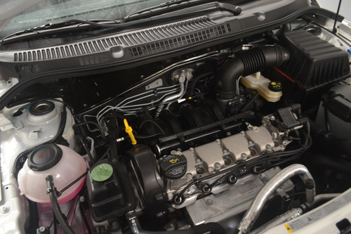 Volkswagen Nuevo Gol Trendline Manual 5p // Pestelli