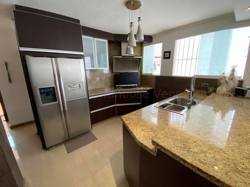 Imagen 22 de 30 de Casa_en_venta_en_caracas_en_santa-sofia_ Rah-21-17668 Orlando Figueira 04125535289/04242942992