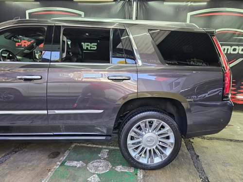 Cadillac Escalade ESV 6.2 Platinum At