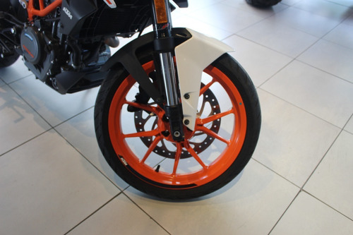 Imagen 14 de 17 de Ktm Duke 390