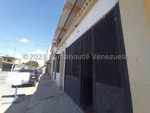  Arnaldo  López Vende  Casa Con 3 Apartamentos Y En Pb 3 Locales Tipo Anexo En  Zona Centro-oeste En Barquisimeto,  Lara, Venezuela.   365 M² (al)