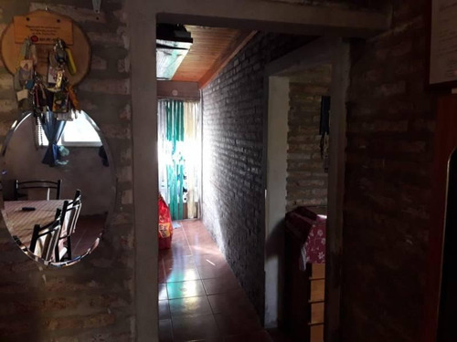 Departamento De Pasillo En El Barrio Fisherton