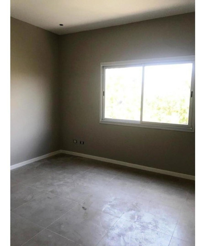 Imagen 25 de 25 de Excelente Casa De 4 Ambientes En Venta En Las Orquideas
