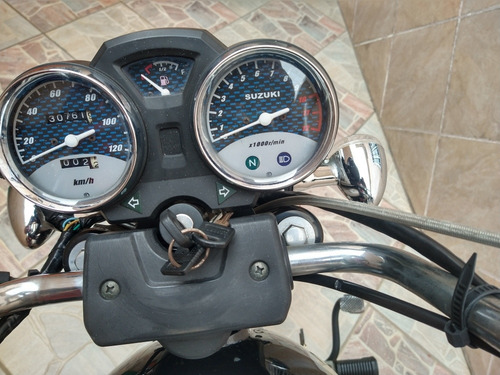 Suzuki Intruder