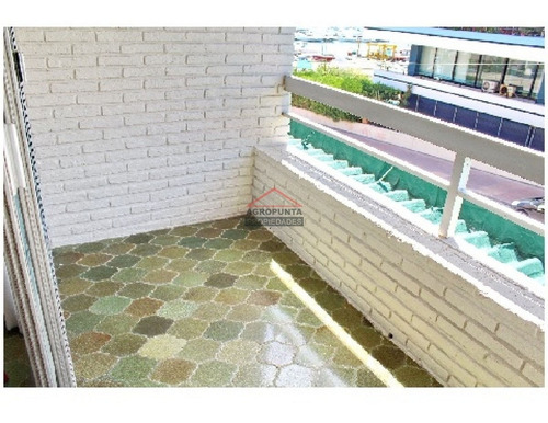 Apartamento En Peninsula, 2 Dormitorios *- Ref: 2926
