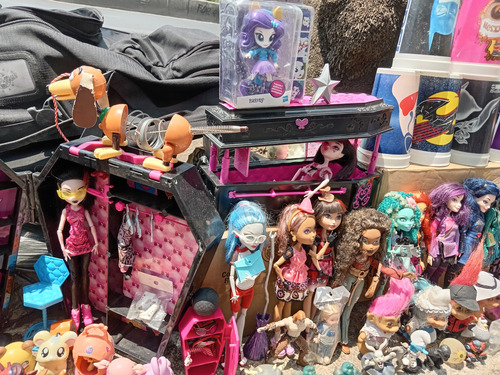 Muñecas:barbie,bratz, Monster High, Ever After High,etc (Usado)