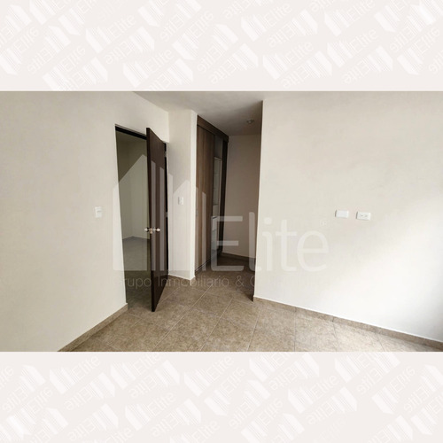 Casa Con Roof Garden En Venta En Misión Montejo Queretaro
