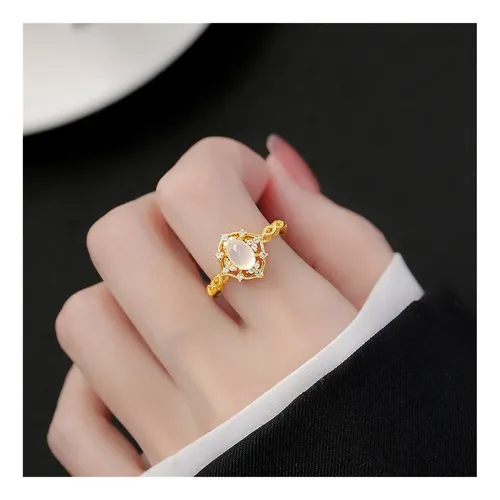 New Fashionable And High-end Romantic Moonstone Zircon Ring