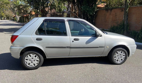 Ford Fiesta Street 1.0 2004 Prata 4 Portas Ar Condicionado