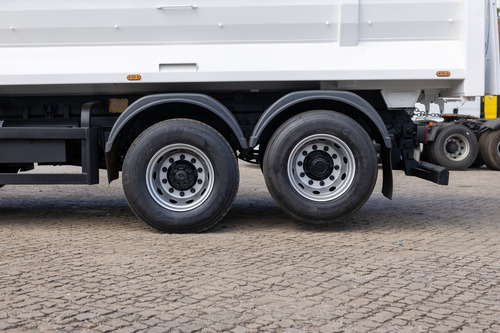 Vw 24260 Bitruck Caçamba Ñé Volvo Vm 220 270 290 310 330 360