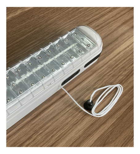 Luminária Luz De Emergência 63 Leds Lítio Cor Branco