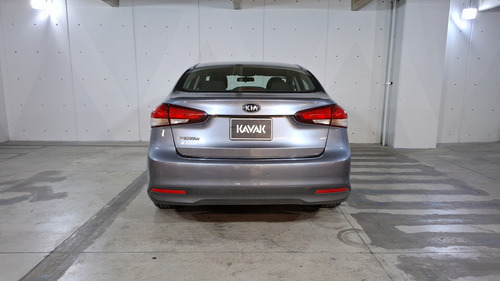 Kia Forte 2.0 L