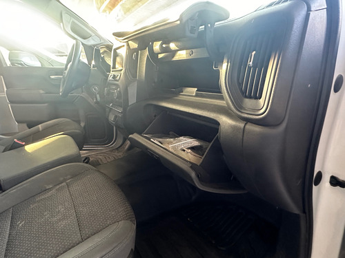 Chevrolet Silverado 4.3 WT DOBLE CAB 4x4
