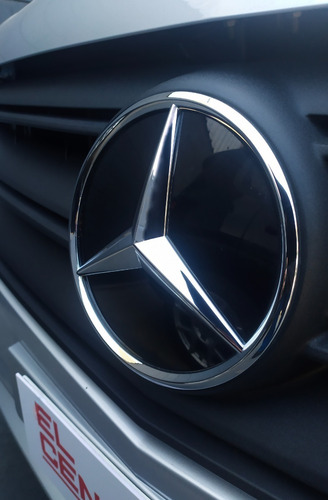 Imagen 16 de 23 de Mercedes Benz Vito Plus 111cdi Vidriado