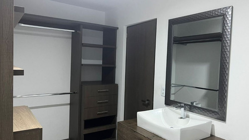Cumbres Del Lago, 4 Recamaras, 4 Baños Completos, Alberca, Jardín, Doble Altura.