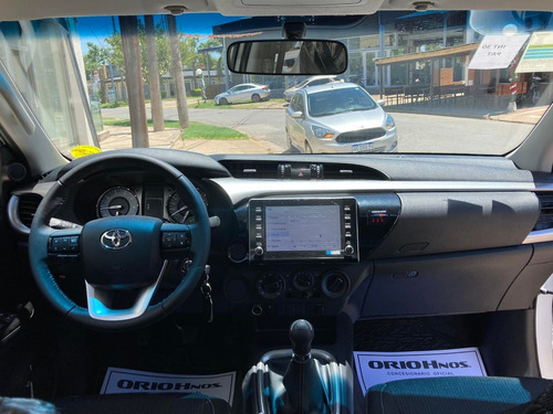 Imagen 10 de 15 de Toyota Hilux D/cabina 2.4 Tdi Sr 4x2 0km My2023