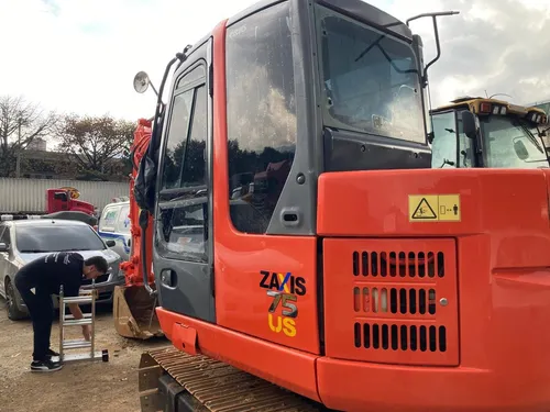 Hitachi Zaxis 75us-a Modelo 2005