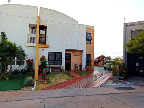 Imagen 3 de 25 de Cv-902 Zona Oeste Townhouse En Villa Hato Verde Sector Punta De Mata