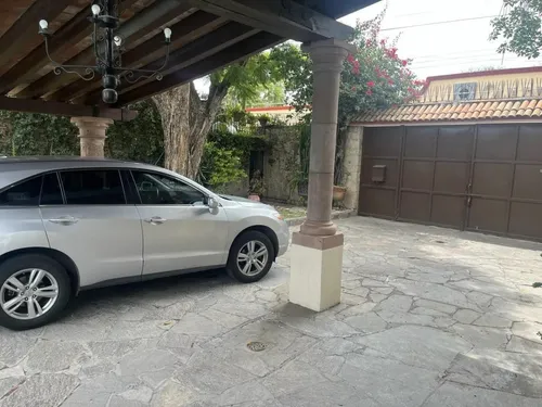 Casa Con Alberca Y 6 Recámaras En El Centro De Tequisquiapan, Querétaro