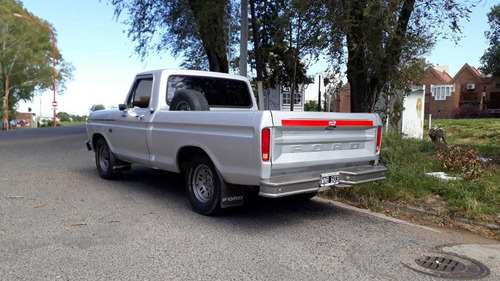 Ford F 100 Deluxe
