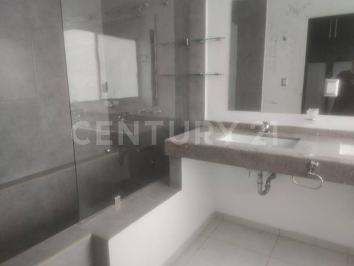 Casa En Renta, Cerro De Chapultepec 221, Colinas Del Cimatario, Querétaro, Qro.