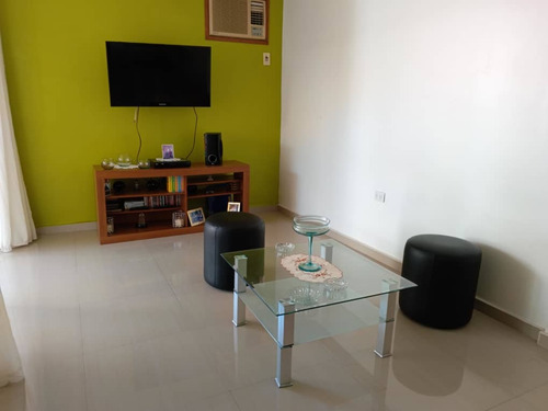 Se Vende Amplia Y Comoda Apartoquinta En El Trigal Norte