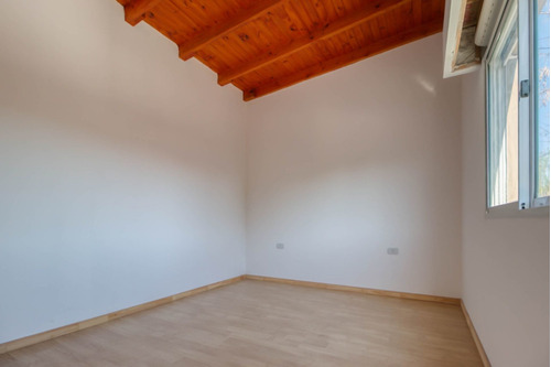 Imagen 7 de 23 de Casas En Venta En La Plata. Duplex Con Verde