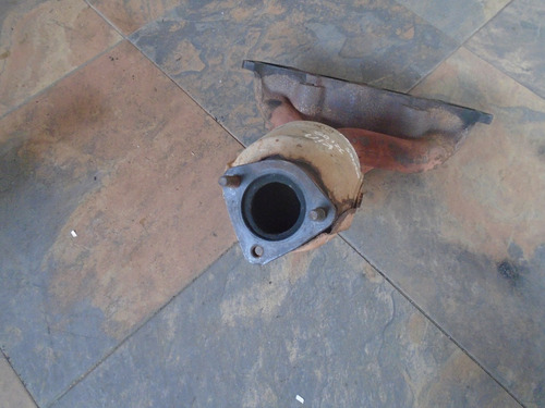 Imagen 2 de 3 de Vendo Múltiple De Escape De Kia Rio, Año 2001