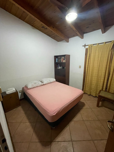 Alquiler Casa En Mendoza 3 Habitaciones, Cochera, Jardin
