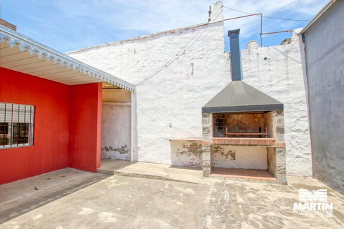 Imagen 15 de 30 de Depósito Y Casa De 3 Ambientes Con Patio Terraza Y Cochera Varios Autos