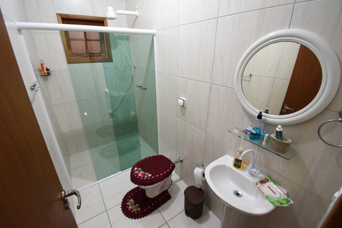 Imagem 15 de 25 de Casa À 100 M Da Praia Com Piscina À Venda Em Peruíbe
