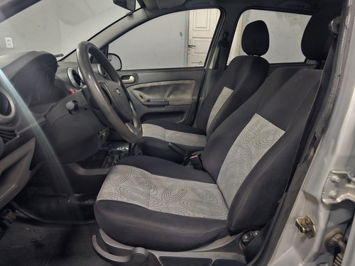 Ford Fiesta 1.0 MPI FIRST SEDAN 8V FLEX 4P MANUAL