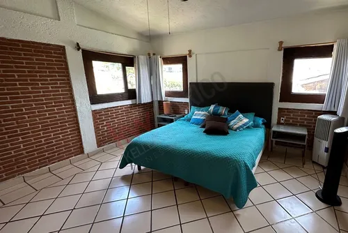Casa En Esquina Con Acceso A Dos Calles, Alberca Y Vista Panorámica En Las Brisas, Temixco, Morelos