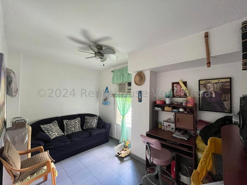 Apartamento En Venta Ubicado En Maracay Urb Calicanto Db 24-27543
