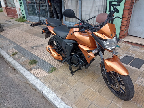 Moto Recién Remodelada Estéticamente Sin Daños En El Motor