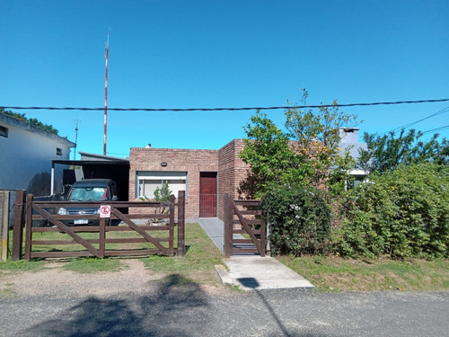  Casa 4 Dormitorios, Cochera, Salón Multiuso Al Fondo